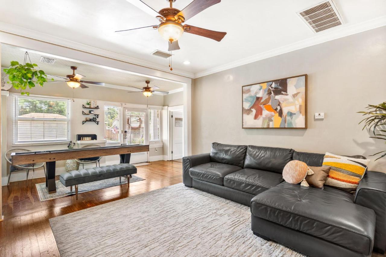 Four Different Options At One Great Location-- 1 - Spacious 3 Bed 2 Bath House Or 2- 2Nd Floor 2 Bed 1 Bath Guesthouse Or 3- 1St Floor Studio Or 3- A Tiny Home Rv Tampa Exterior foto